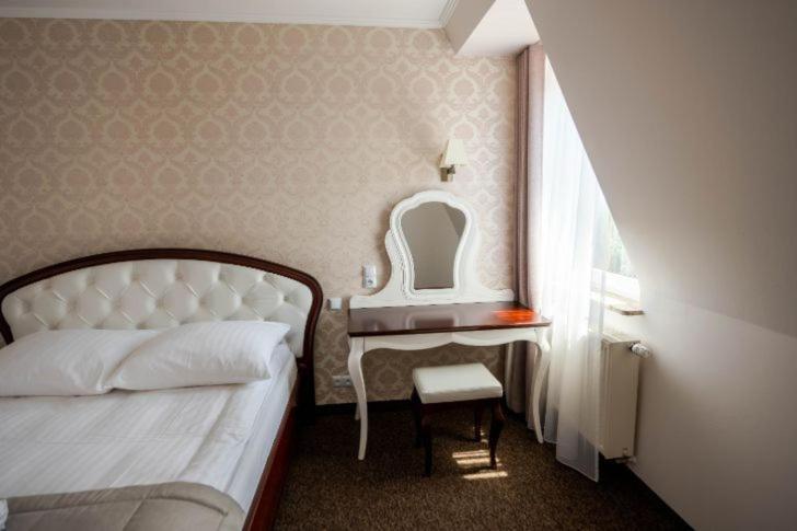 Hotel Palacowa Narol Dış mekan fotoğraf